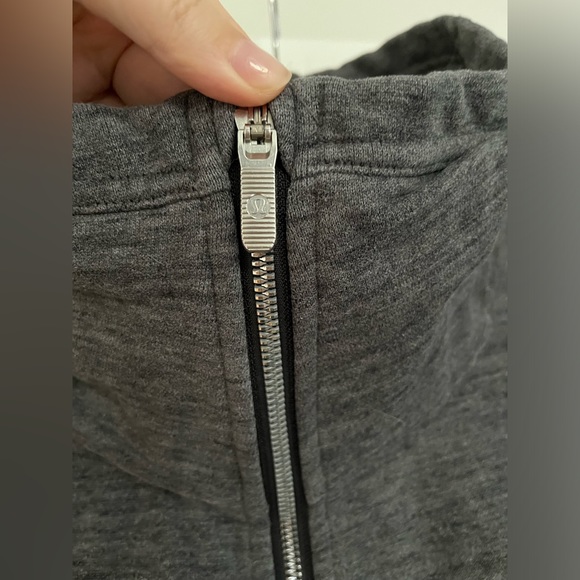 Grey lululemon sweater size 10 - Picture 4 of 5